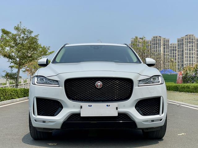 Jaguar F-PACE