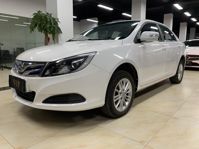 BYD e5