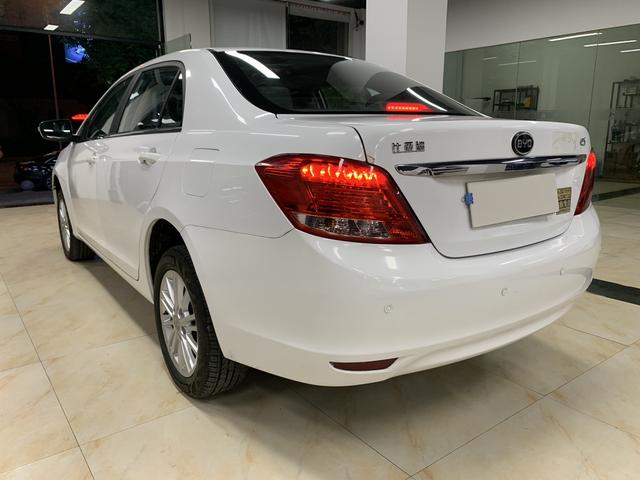 BYD e5