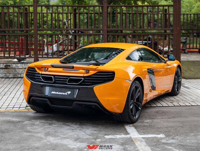 McLaren 625C