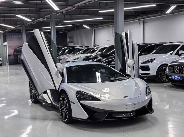 McLaren 570S