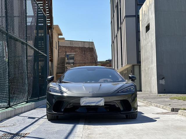 McLaren GT