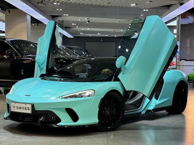 McLaren GT