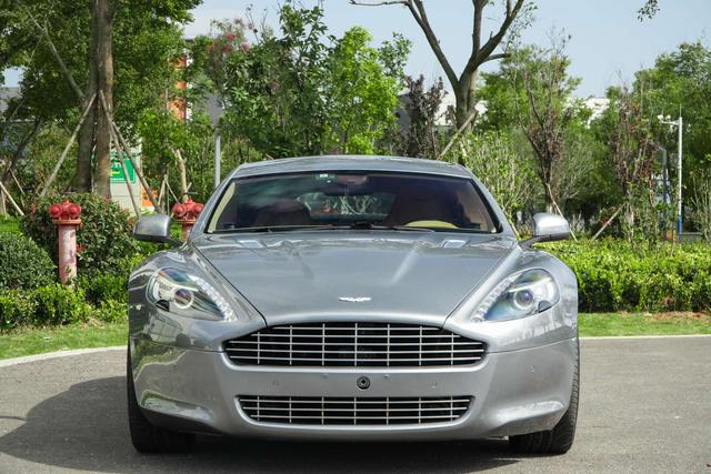 Aston Martin Rapide