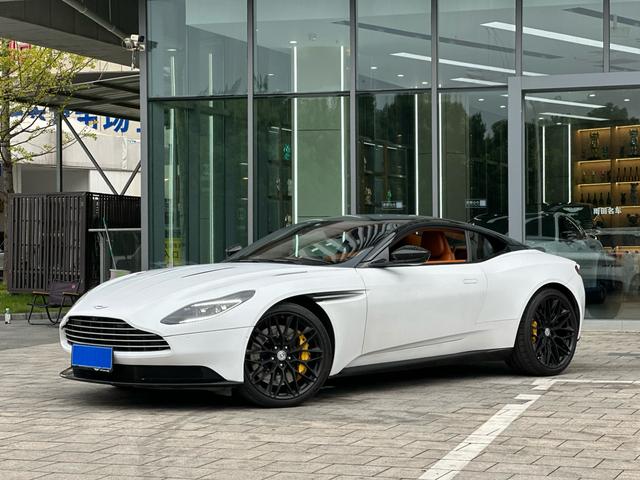 Aston Martin DB11