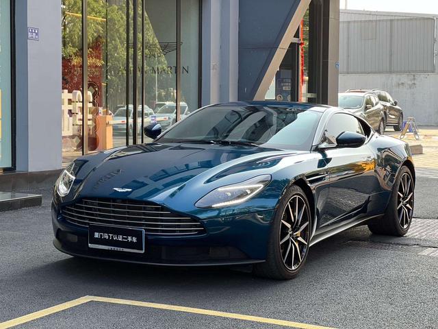 Aston Martin DB11