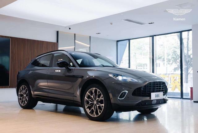 Aston Martin DBX