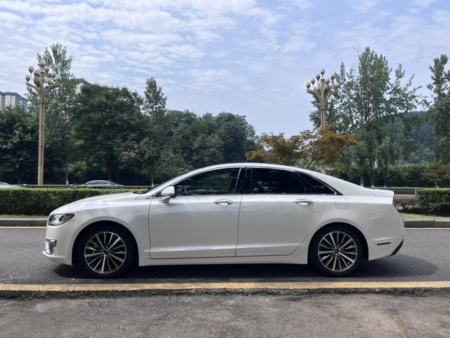 Lincoln MKZ