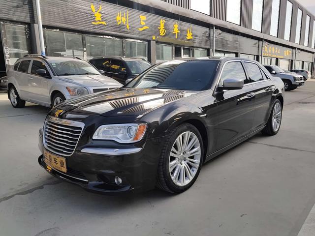 Chrysler 300C (imported)