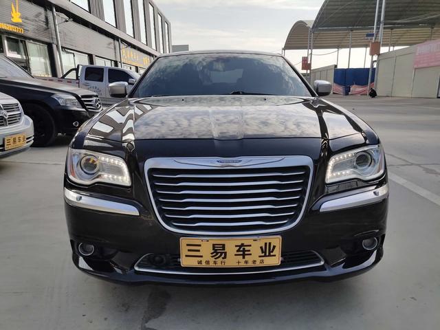 Chrysler 300C (imported)