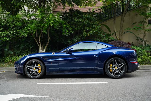 Ferrari California T