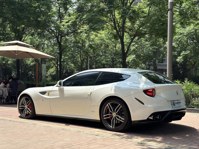 Ferrari FF