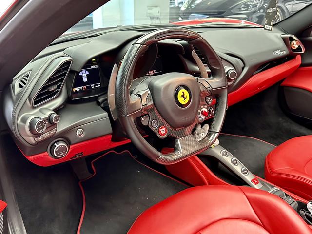 Ferrari 488