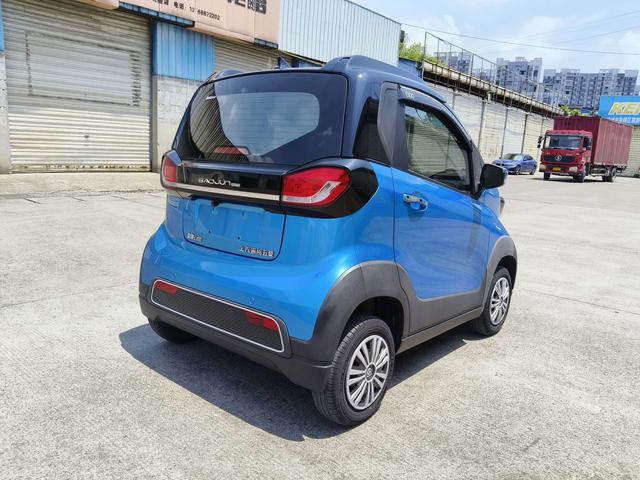 Baojun E100