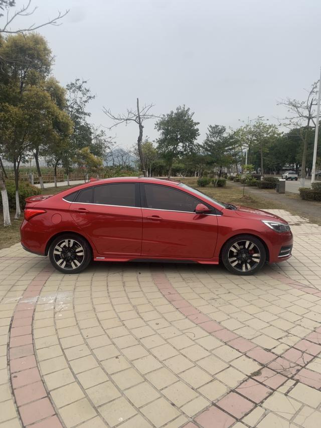 Chery Arrizo 5