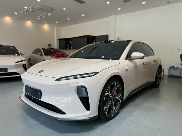 NIO ET5