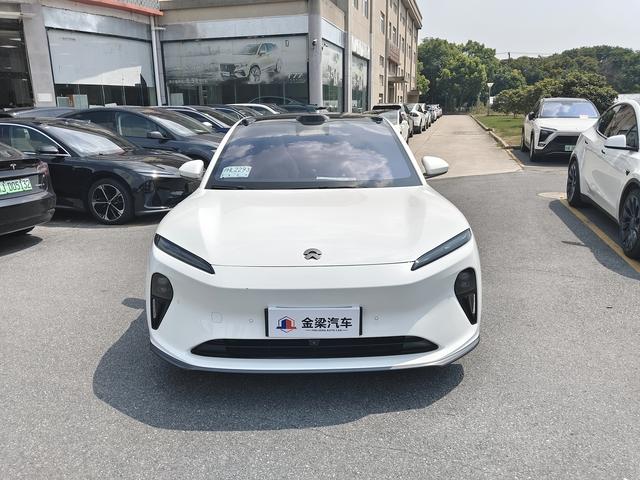 NIO ET5