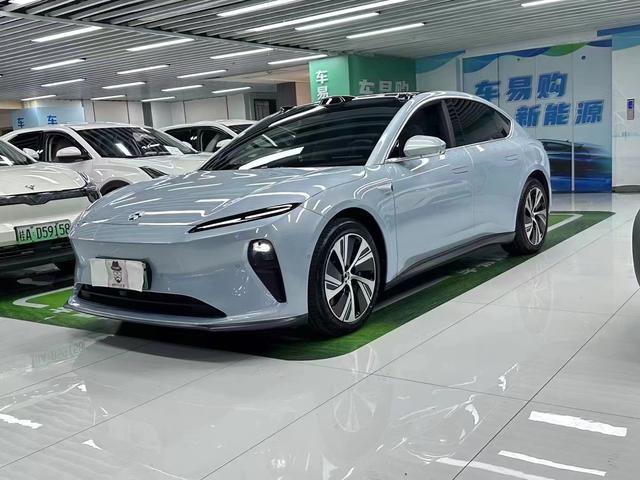 NIO ET5