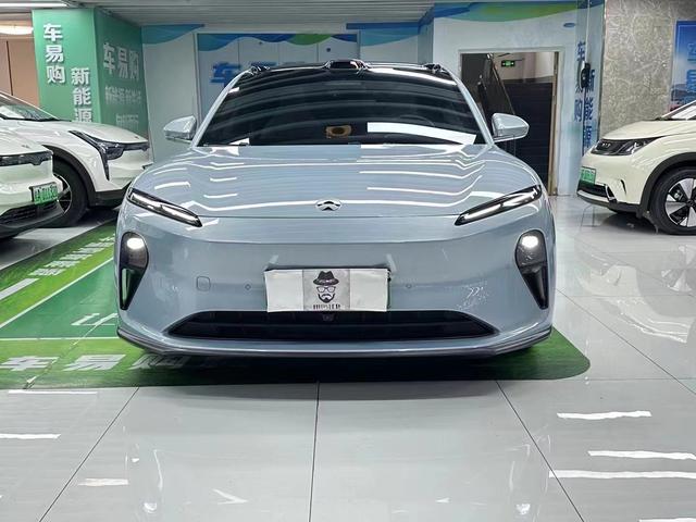 NIO ET5