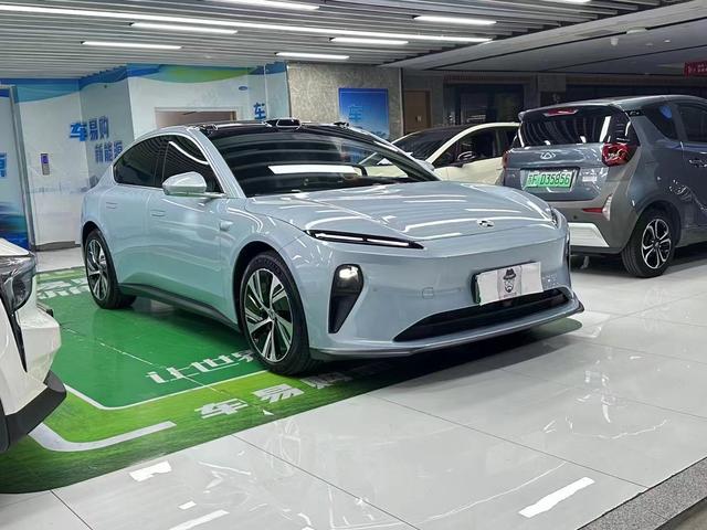 NIO ET5