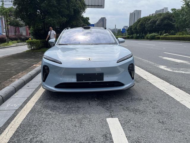 NIO ET5