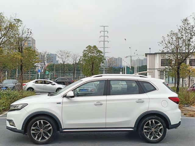 Roewe RX5