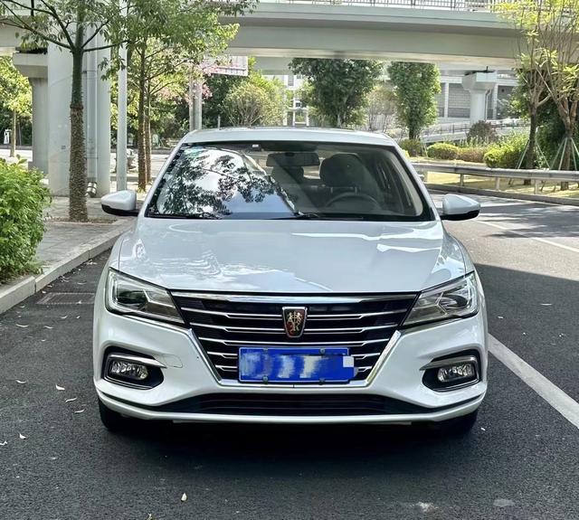 Roewe i5