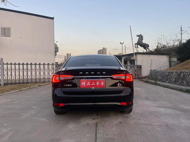 Roewe i5