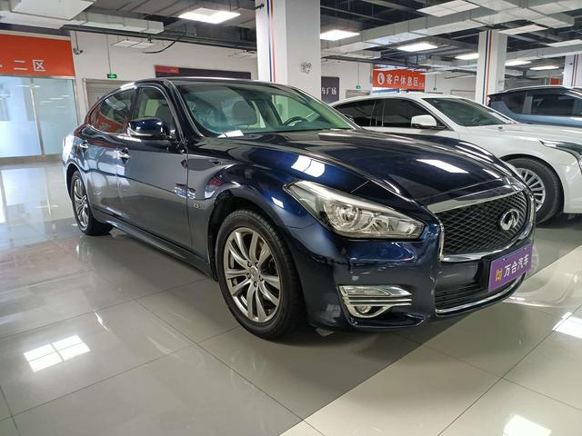 Infiniti Q70