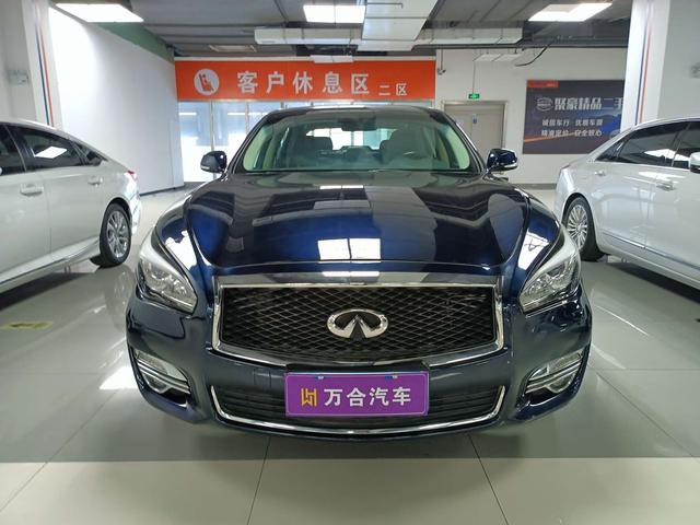 Infiniti Q70