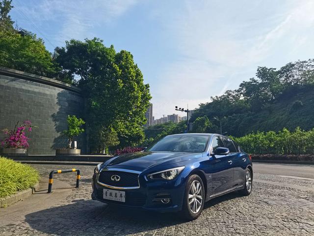 Infiniti Q50L