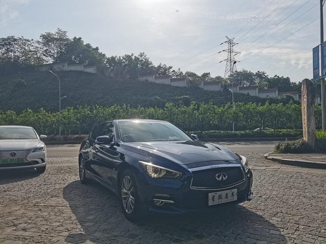 Infiniti Q50L