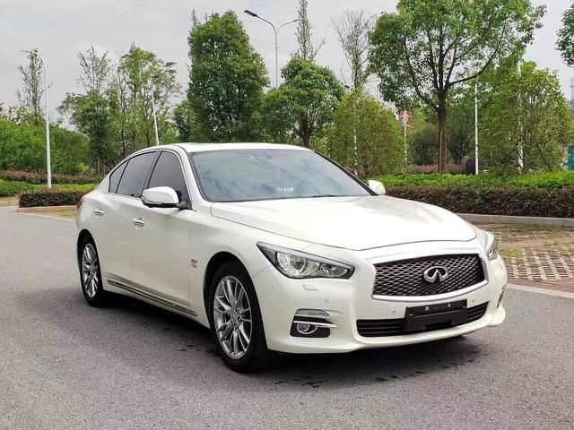 Infiniti Q50L