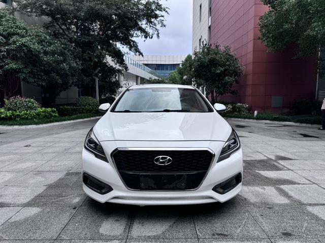 Hyundai Sonata nine