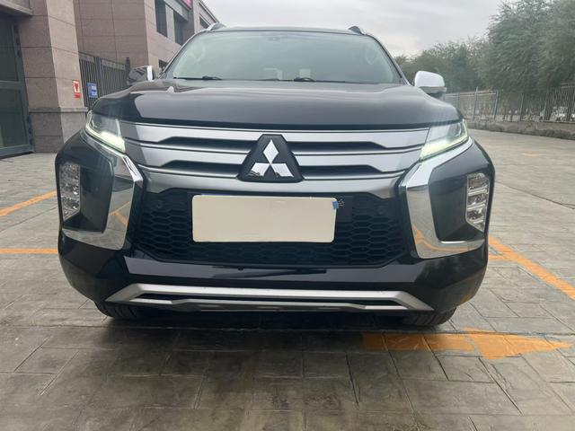 Mitsubishi Pajero Jinchang (imported)