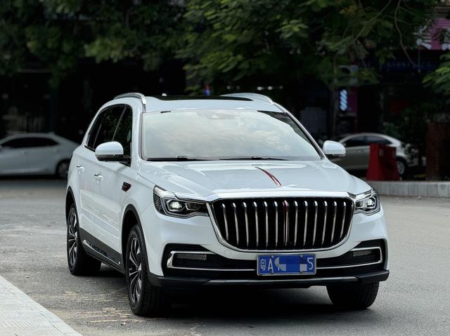 Hongqi HS7