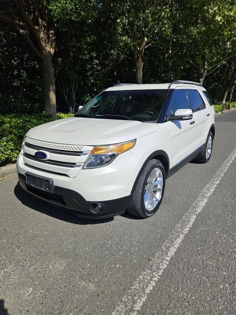 Ford Explorer (imported)