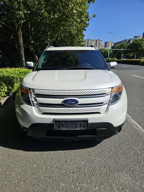 Ford Explorer (imported)