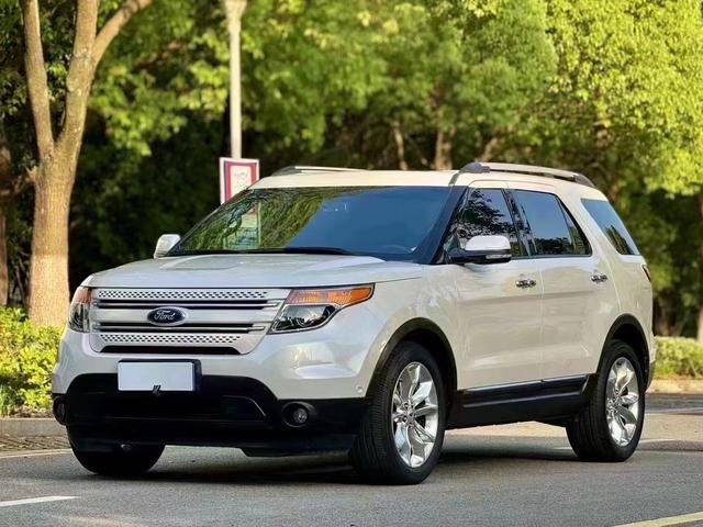 Ford Explorer (imported)