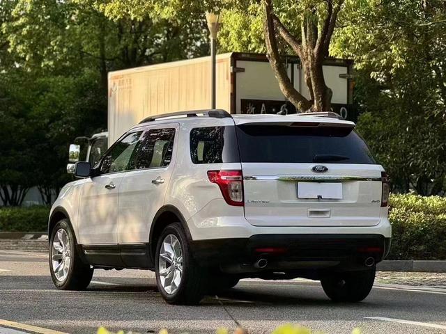 Ford Explorer (imported)