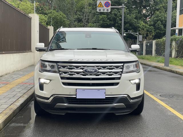 Ford Explorer (imported)