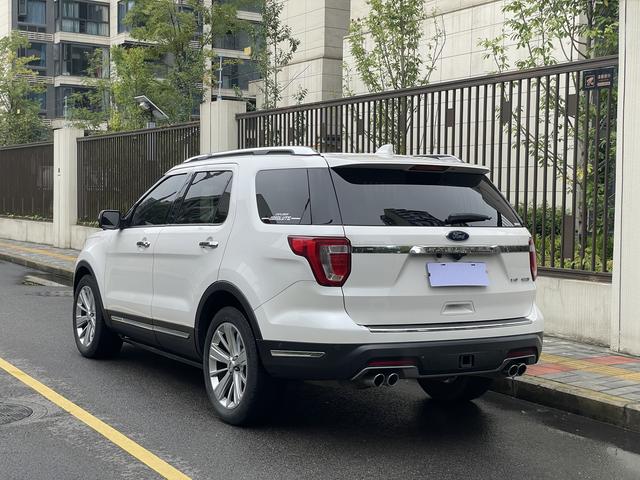 Ford Explorer (imported)