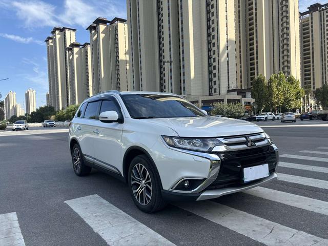 Mitsubishi Outlander (imported)