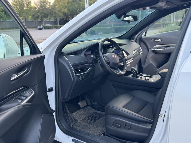 Cadillac XT4