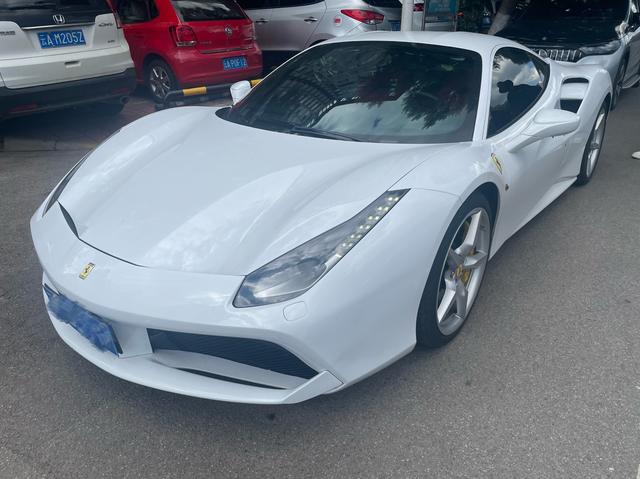 Ferrari 488