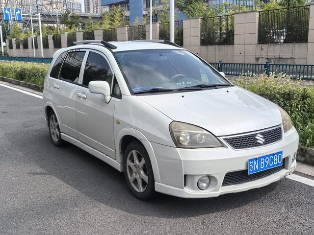 Suzuki Liana