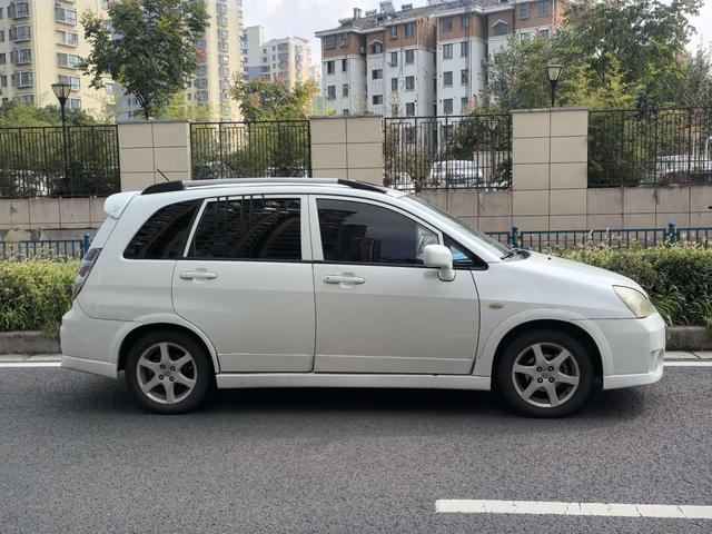 Suzuki Liana