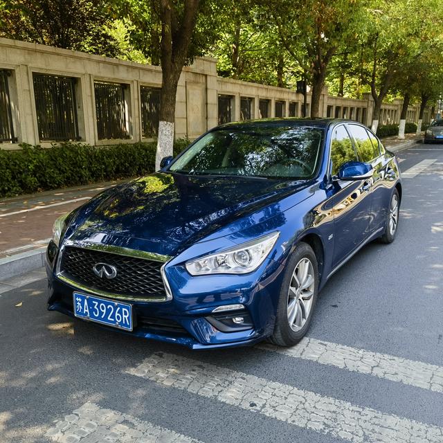 Infiniti Q50L