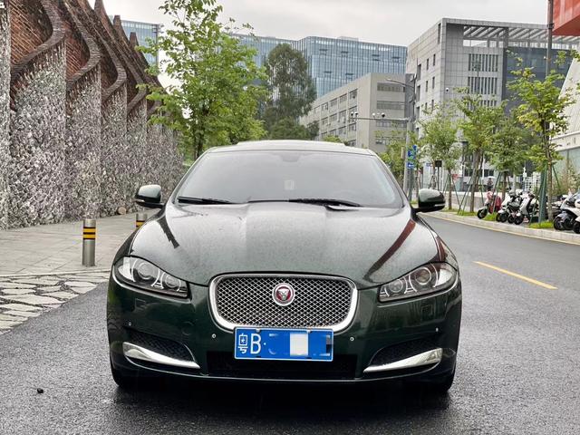 Jaguar XF