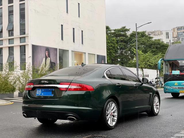 Jaguar XF